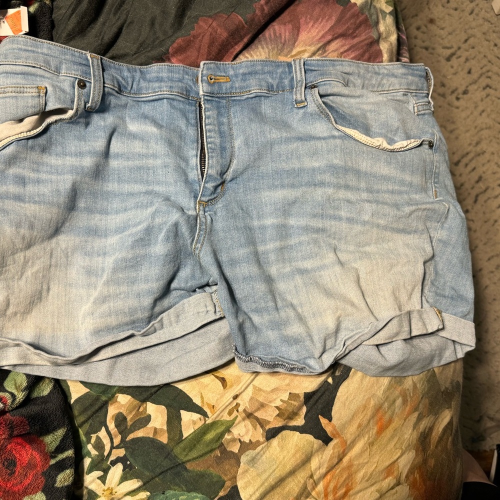 Universal Threads Jean Shorts 20 W